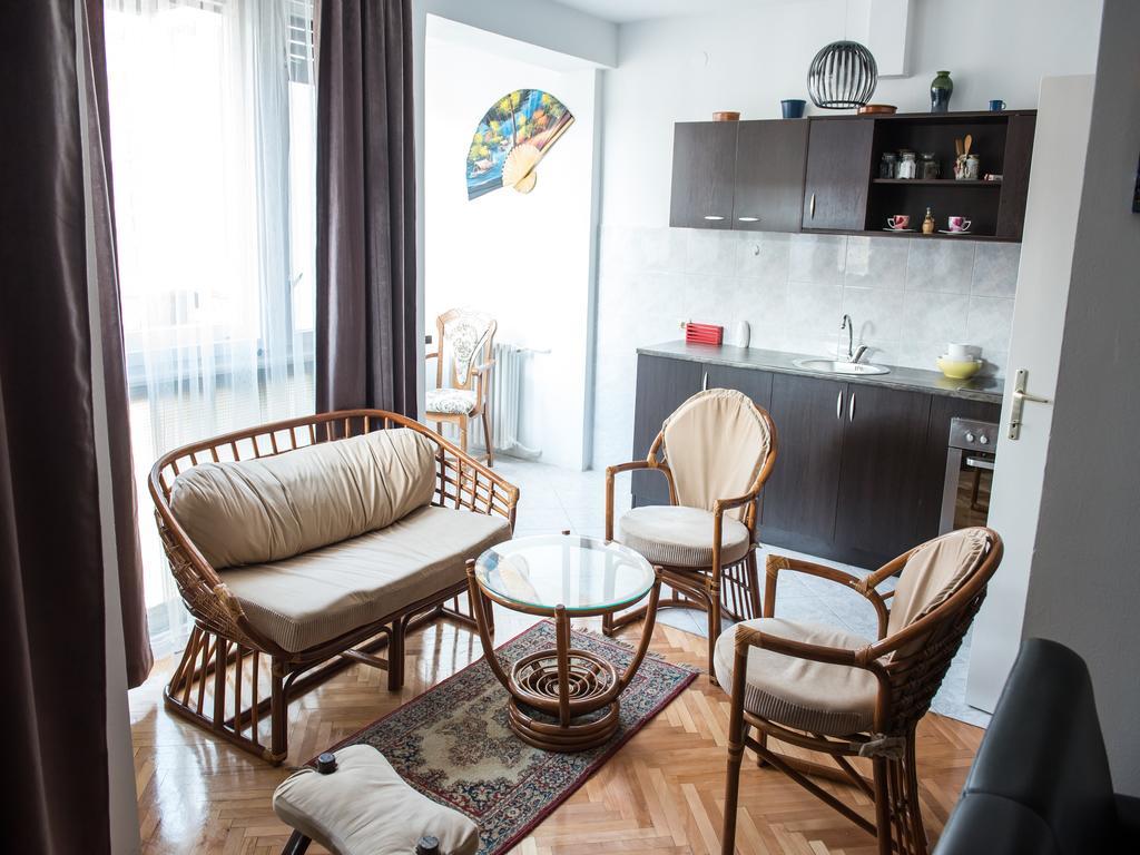 Apartment Marshall Resavska بلغراد الغرفة الصورة